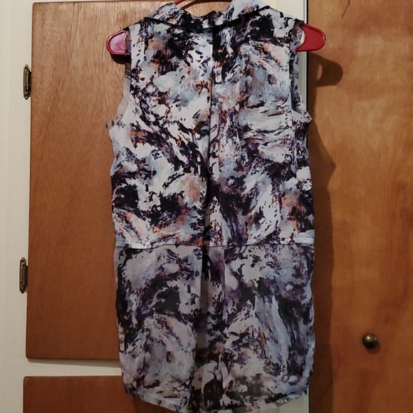 Sleeveless multi colored blouse - Picture 2 of 6